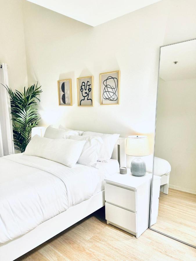 Appartamento Lovely 2-story 2-bedroom Unit With Free Secure Parking Los Angeles