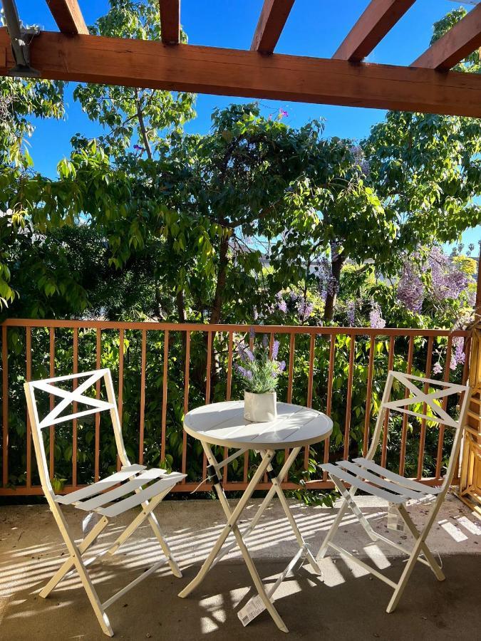 Lovely 2-story 2-bedroom Unit With Free Secure Parking Appartamento