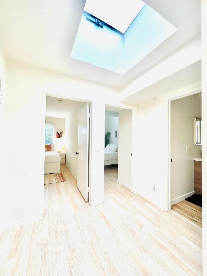 Appartamento Lovely 2-story 2-bedroom Unit With Free Secure Parking Los Angeles