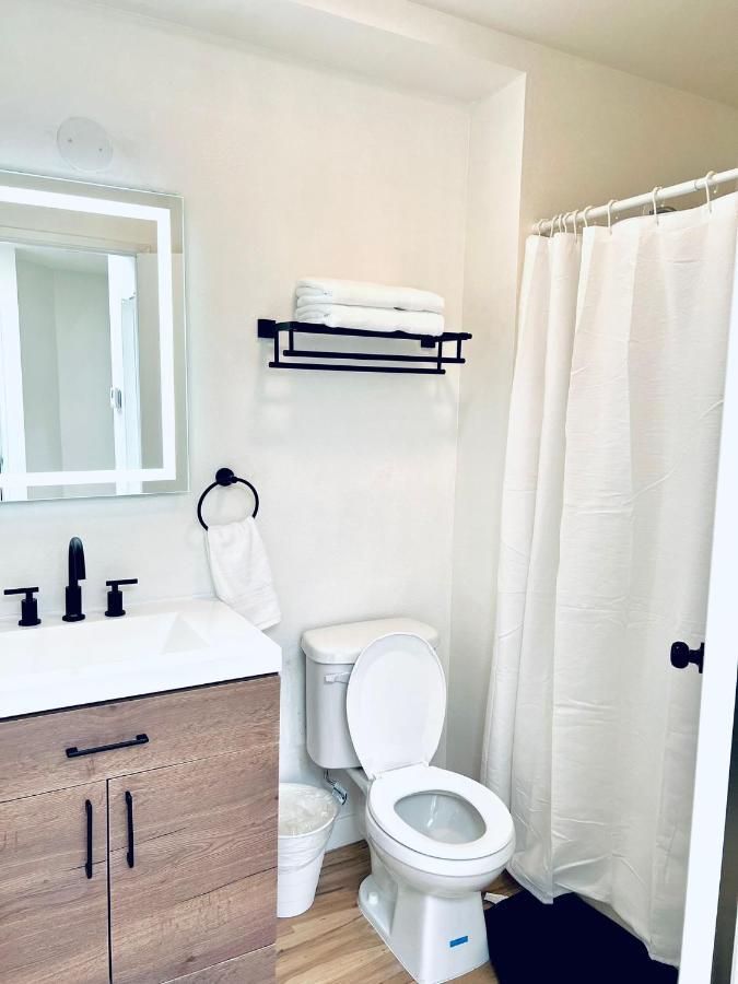 Lovely 2-story 2-bedroom Unit With Free Secure Parking Appartamento *
