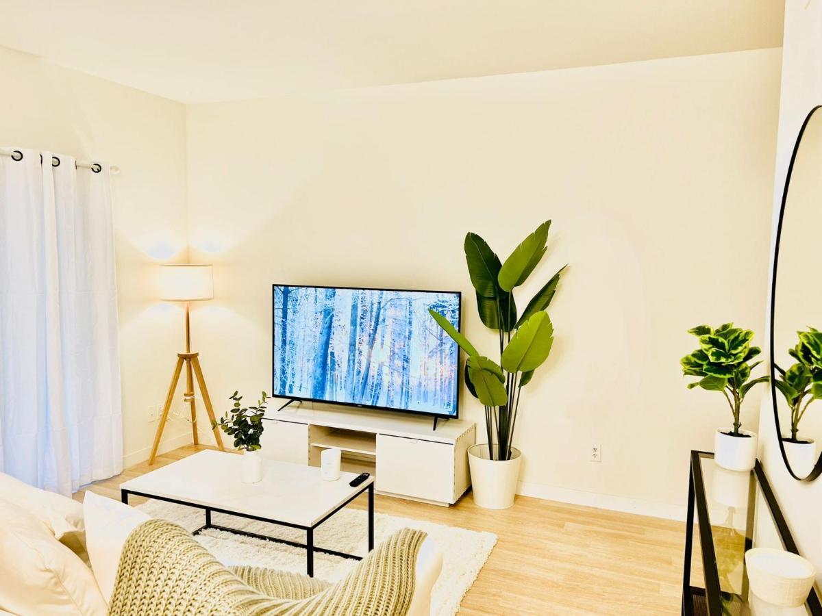 Appartamento Lovely 2-story 2-bedroom Unit With Free Secure Parking