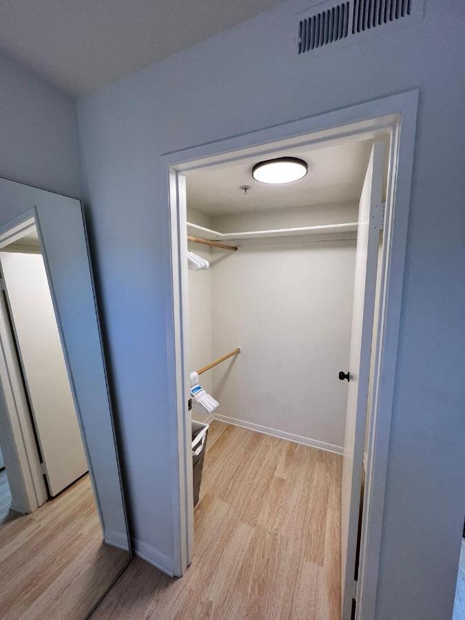 Appartamento Lovely 2-story 2-bedroom Unit With Free Secure Parking *