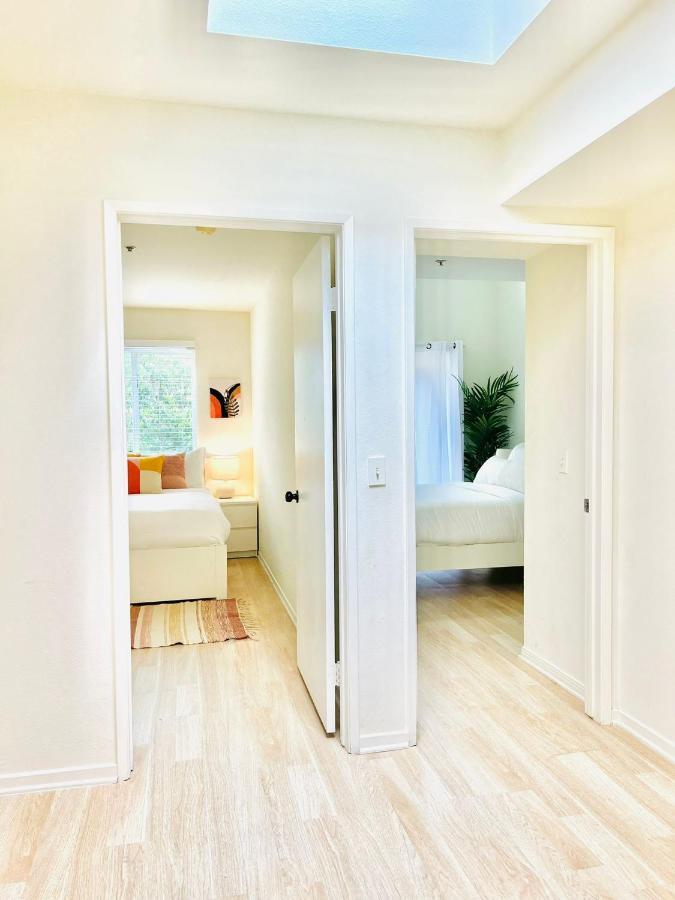 Lovely 2-story 2-bedroom Unit With Free Secure Parking Appartamento